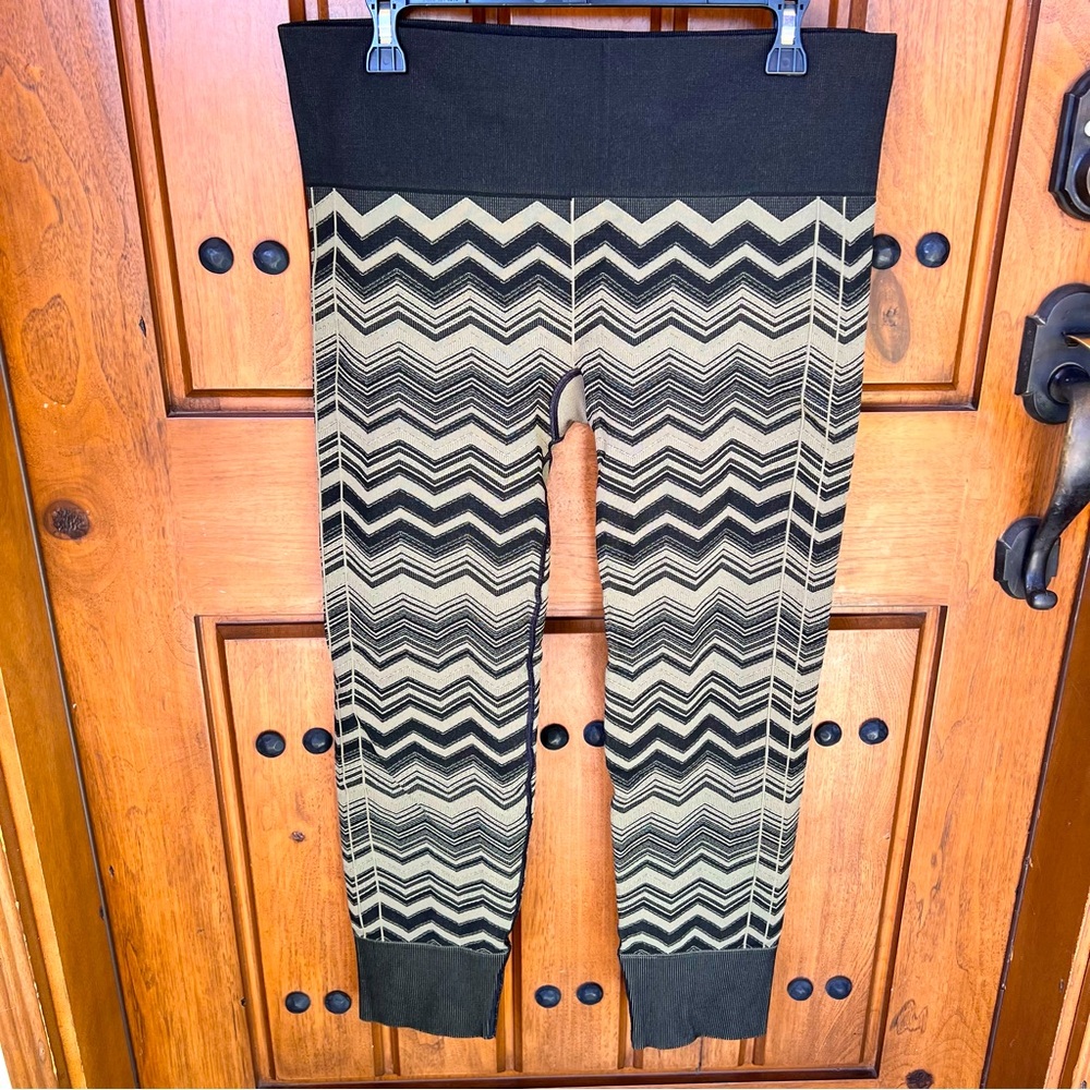 Lululemon Ebb To Street Pant Leggings Green and‎ Black Size 12